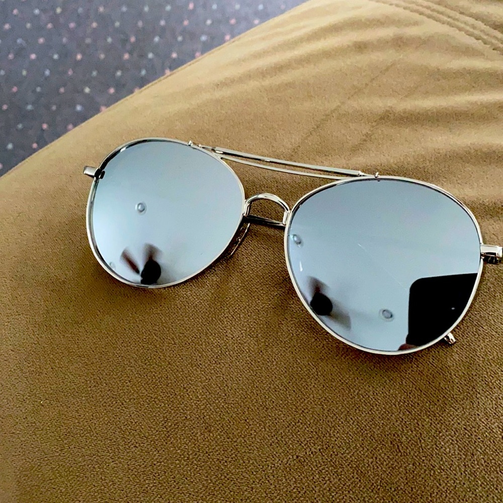 Silver aviator perverse sunglasses.